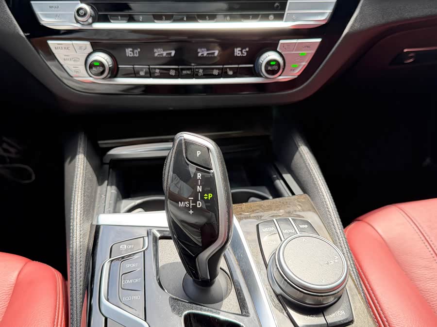 BMW 5 Series 2020 — фото 21