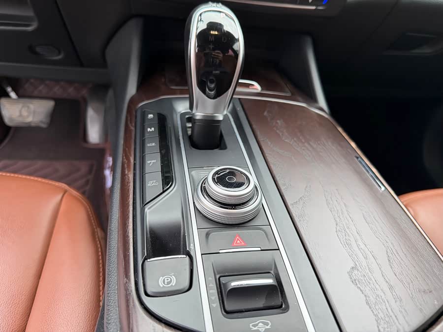 Maserati Levante 2018 — фото 15