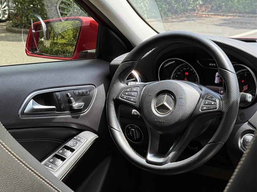 Mercedes-Benz GLA 2018 — фото 14