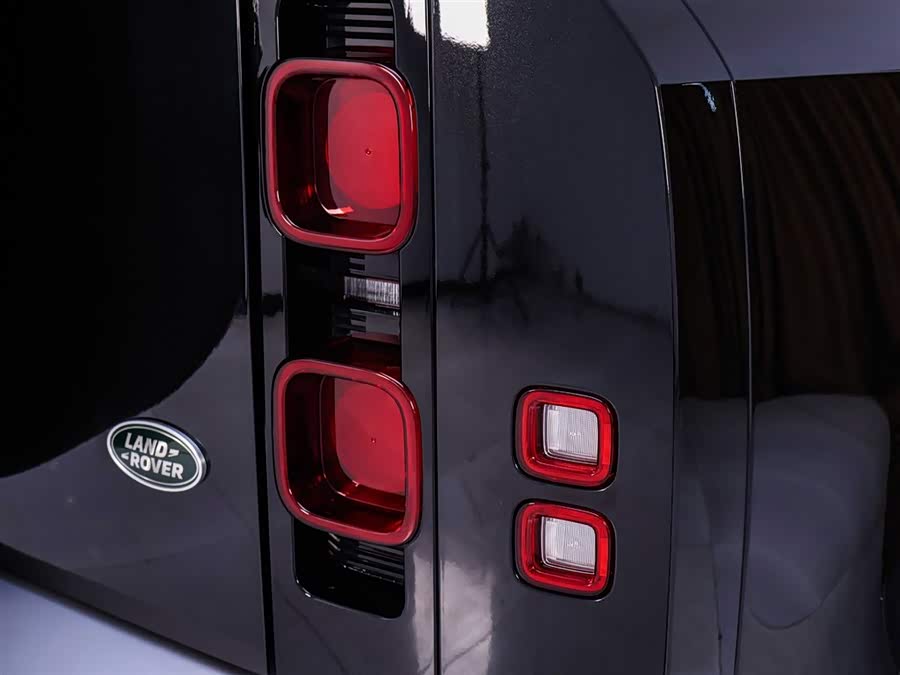 Land Rover Defender 2022 — фото 9