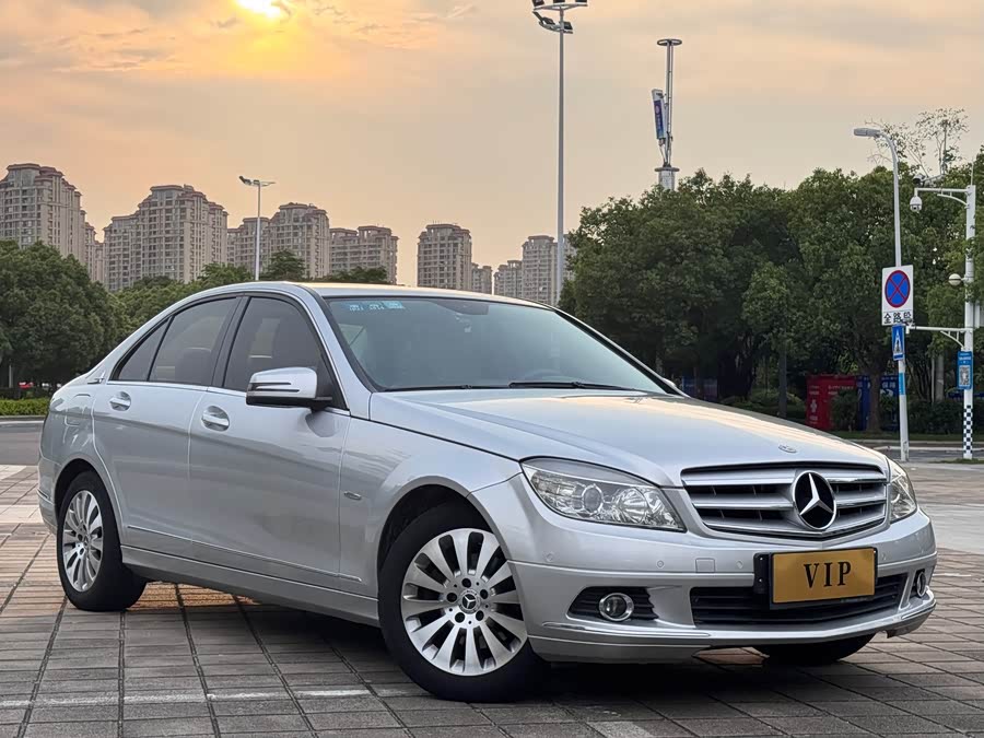 Mercedes-Benz C-Class 2010