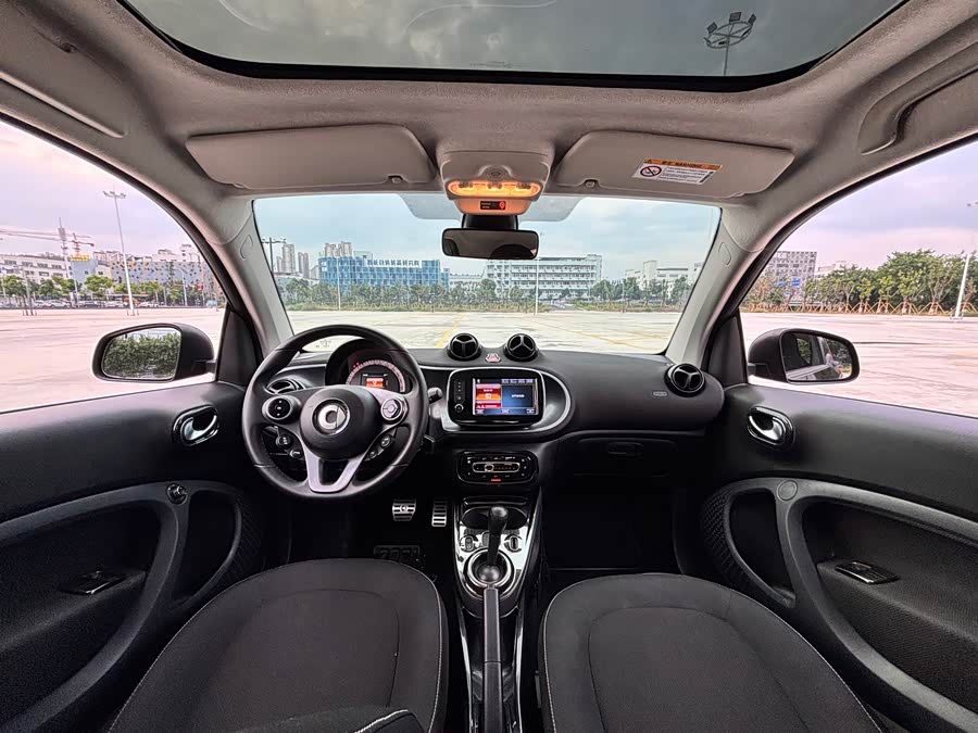 smart fortwo 2019 — фото 13