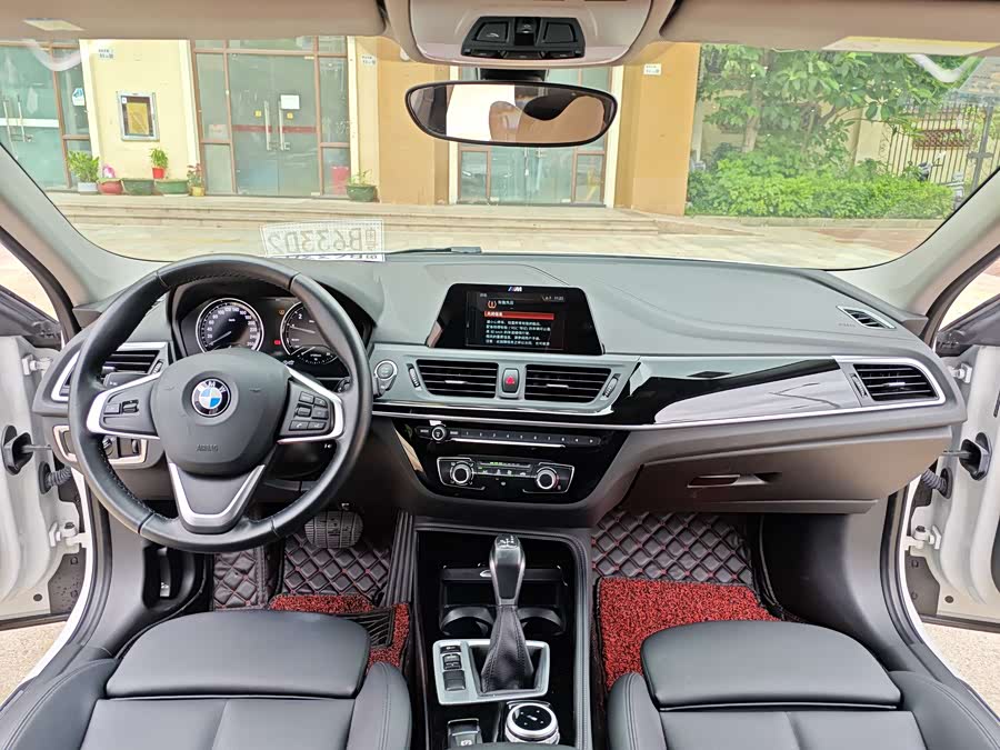 BMW 1 Series 2017 — фото 8