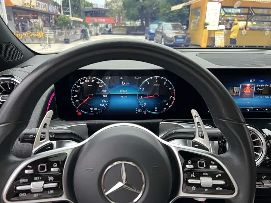 Mercedes-Benz GLB 2021