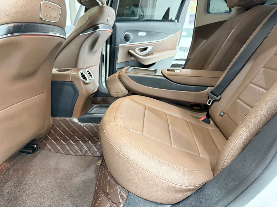 Mercedes-Benz E-Class 2018 — фото 12