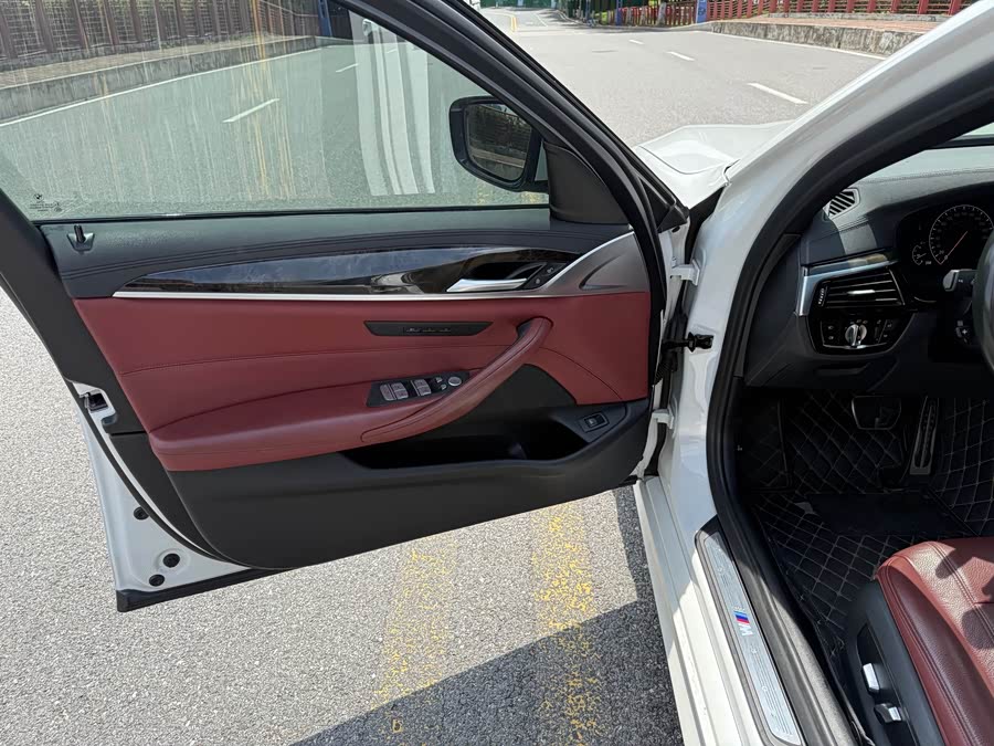 BMW 5 Series 2019