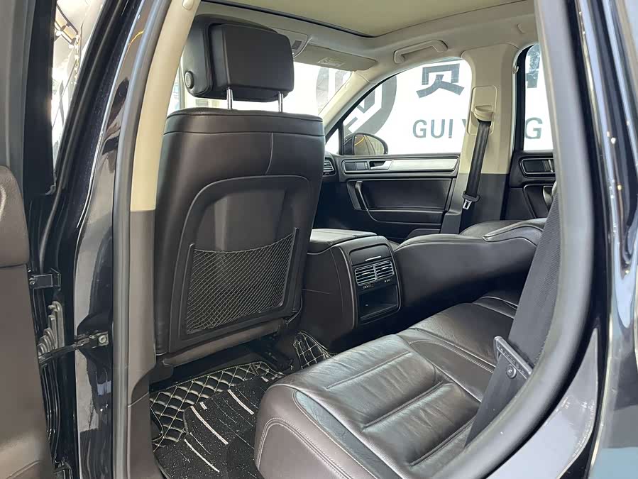 Volkswagen Touareg 2017 — фото 13