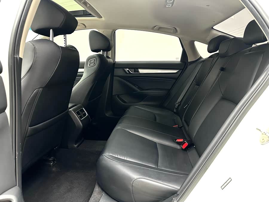 Honda Accord 2018 — фото 12