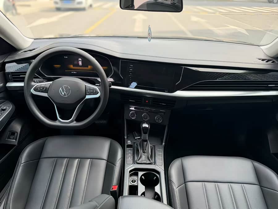 Volkswagen Passat 2024