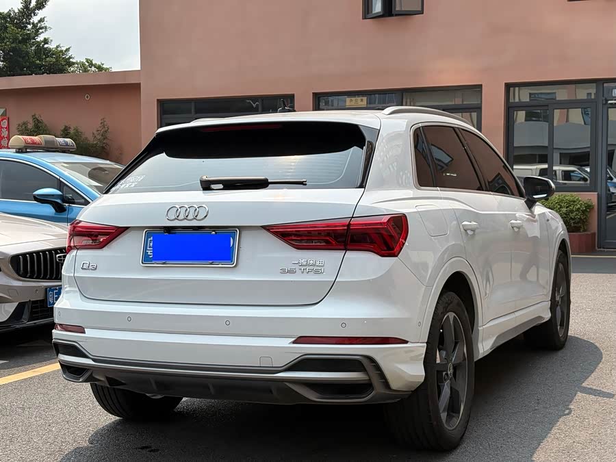 Audi Q3 2021