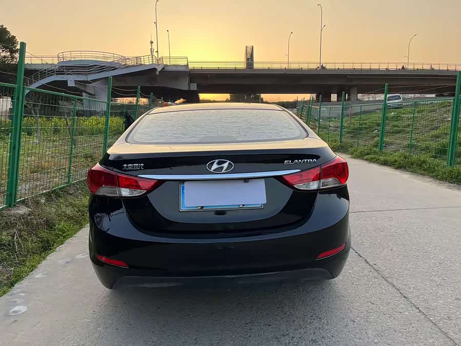 Hyundai Elantra 2013