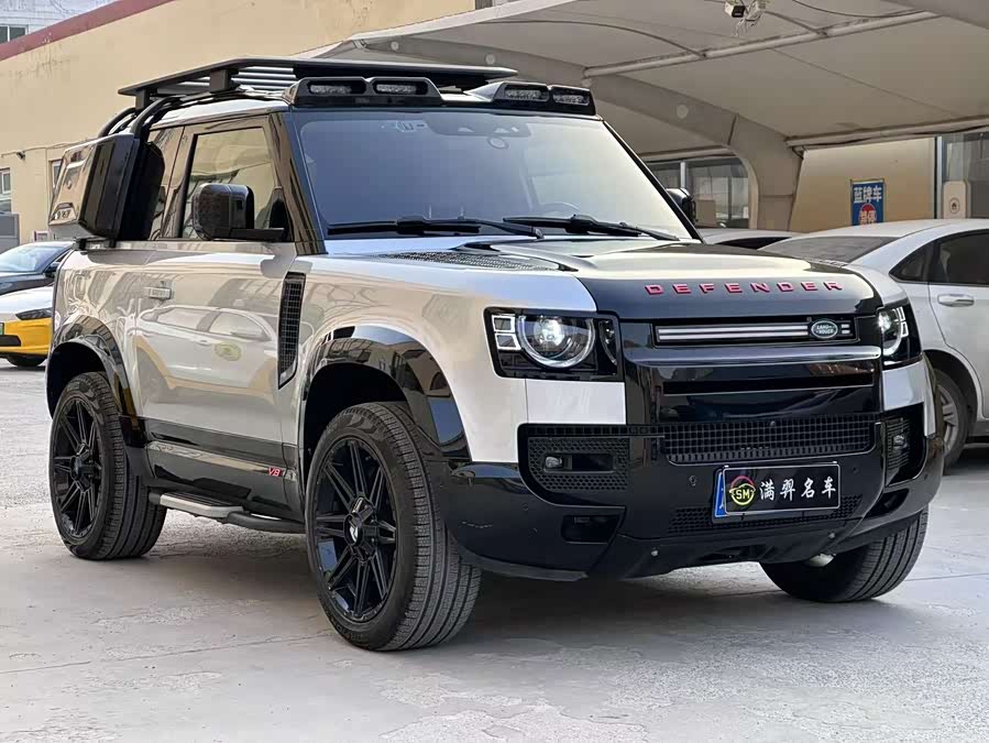 Land Rover Defender 2021