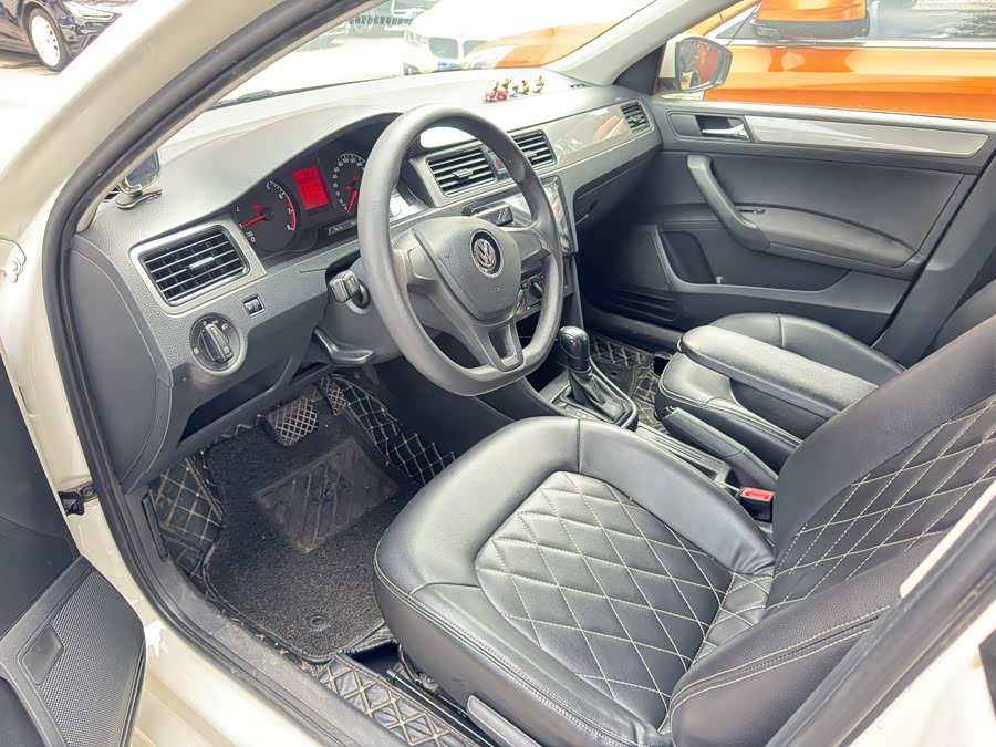 Volkswagen Santana 2015