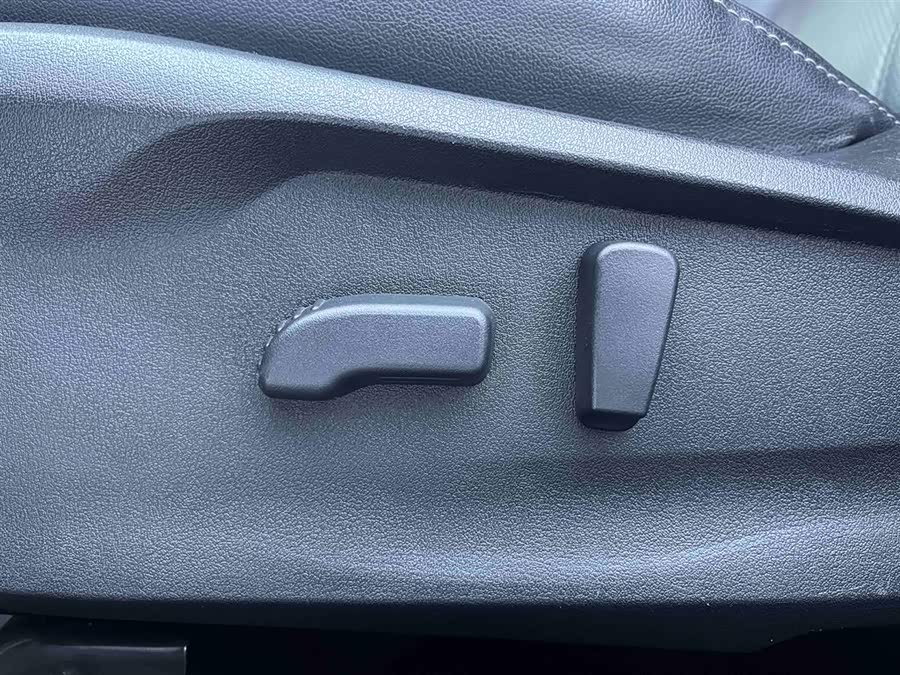 Subaru Forester 2022 — фото 22