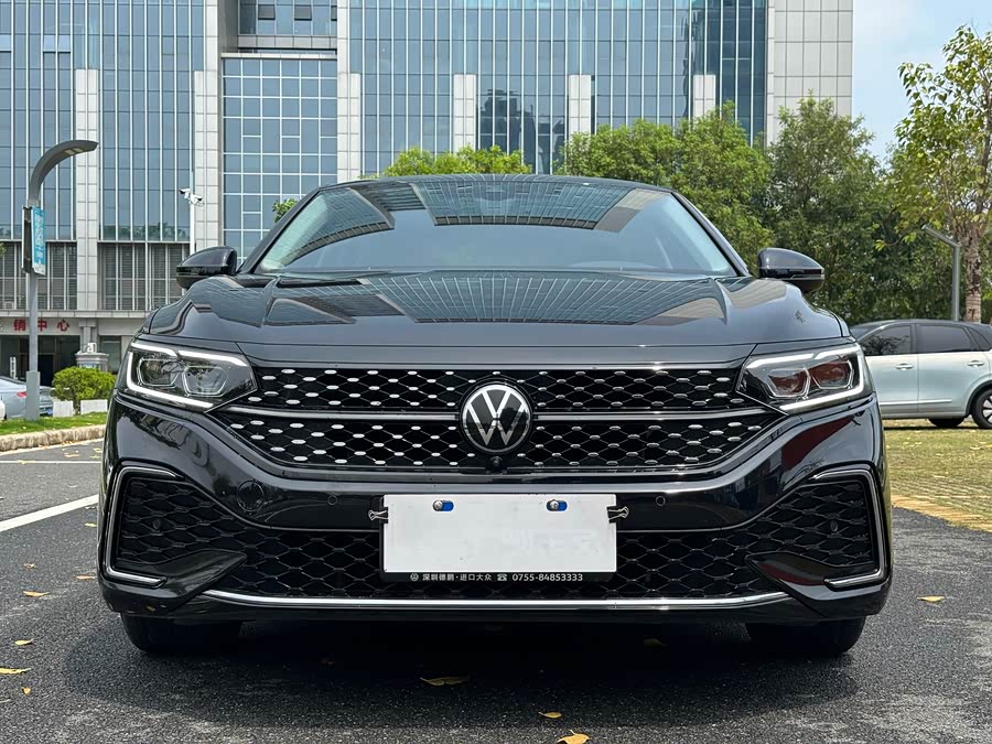Volkswagen Passat 2023
