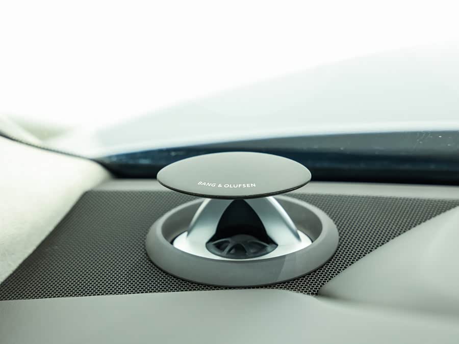 Audi A8 2022 — фото 26