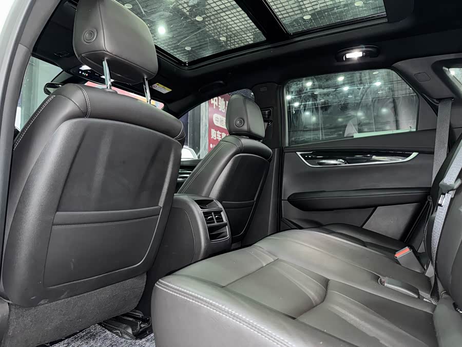 Cadillac XT5 2023 — фото 16