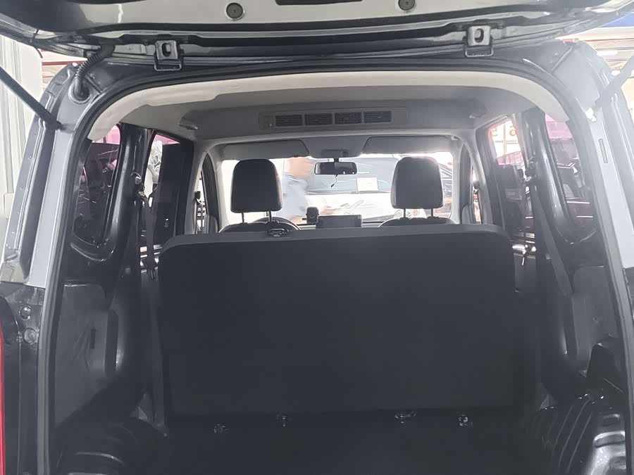 Wuling Hongguang New Energy 2024