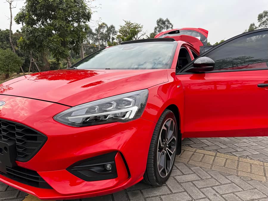 Ford Focus 2021 — фото 18