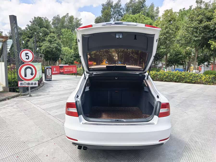 Skoda Speedy 2013 — фото 14