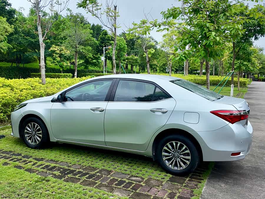 Toyota Corolla 2017 — фото 17