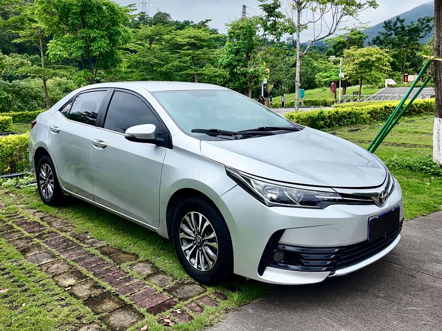 Toyota Corolla 2017 — фото 37