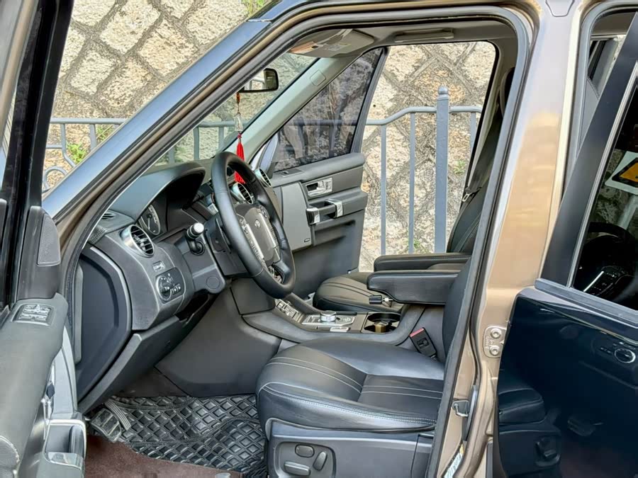 Land Rover Discovery 2015