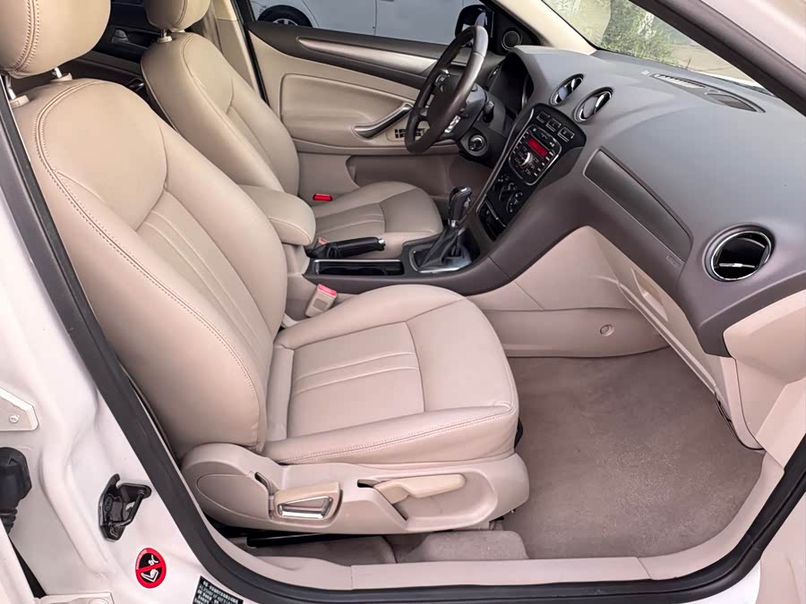 Ford Win 2013 — фото 12