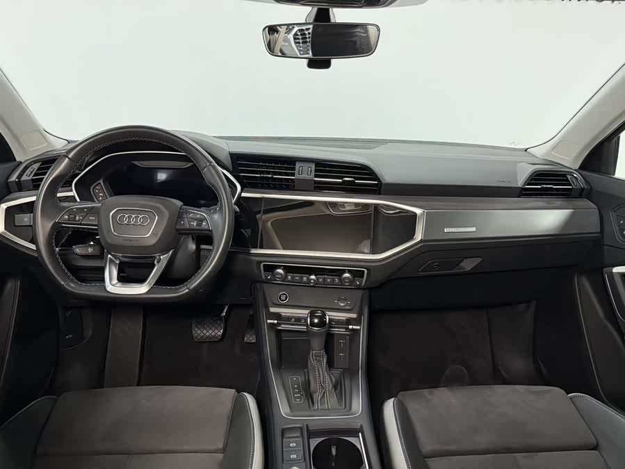 Audi Q3 2023 — фото 11