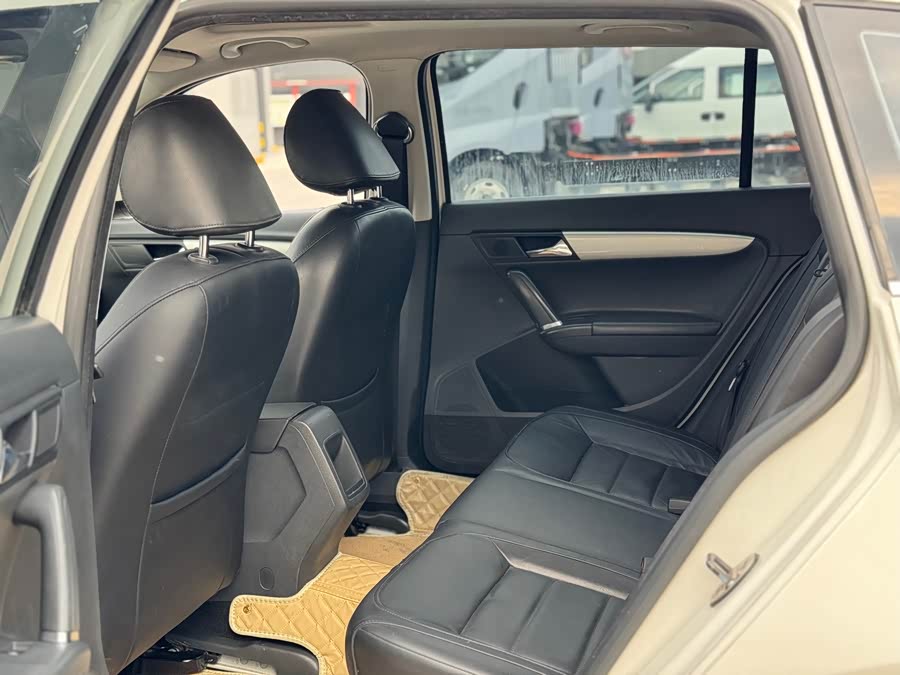 Volkswagen Gran Lavida 2013