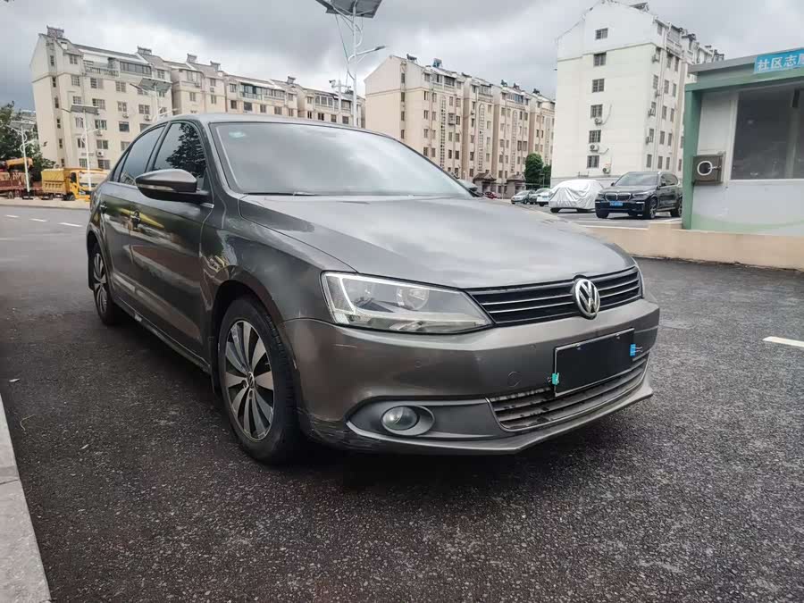 Volkswagen Sagitar 2012