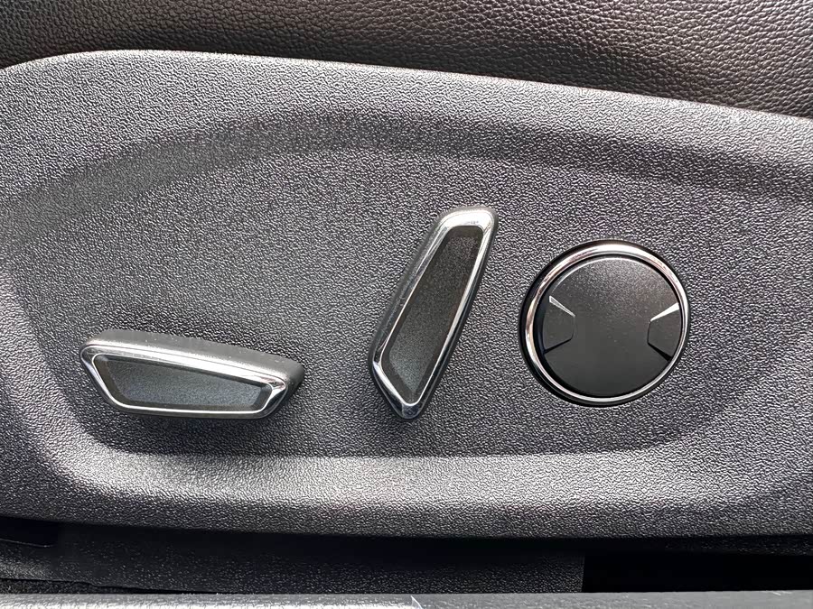 Ford Mondeo 2017 — фото 19