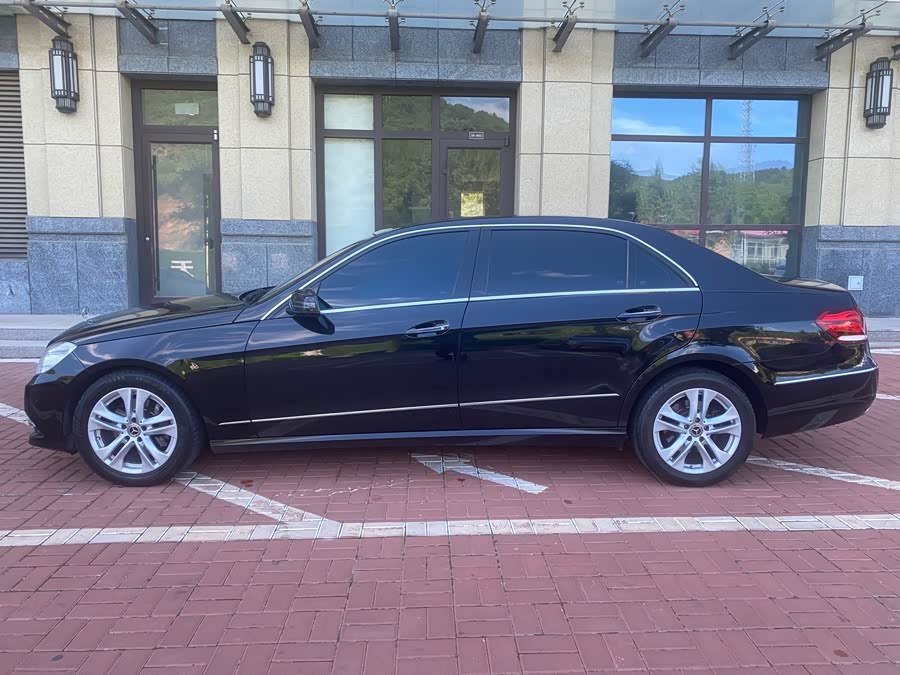 Mercedes-Benz E-Class 2011