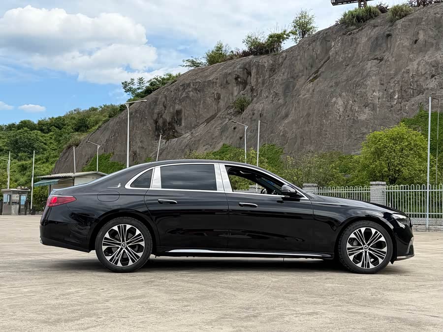 Mercedes-Benz E-Class 2025