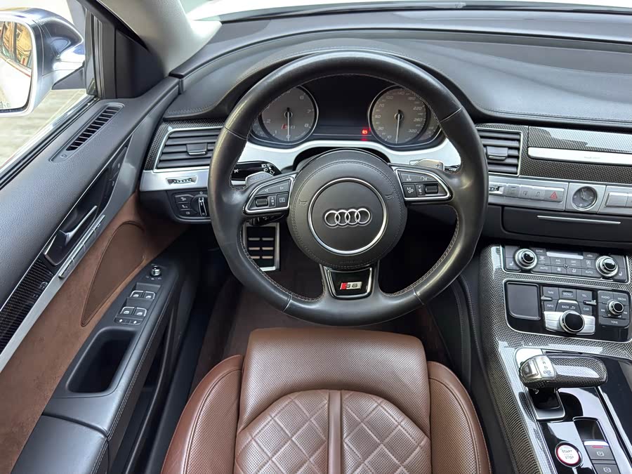 Audi S8 2014 — фото 12