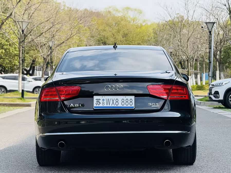 Audi A8 2011