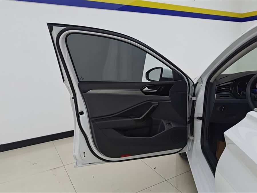 Volkswagen Sagitar 2021