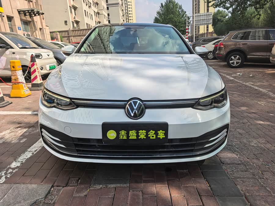 Volkswagen Golf 2021