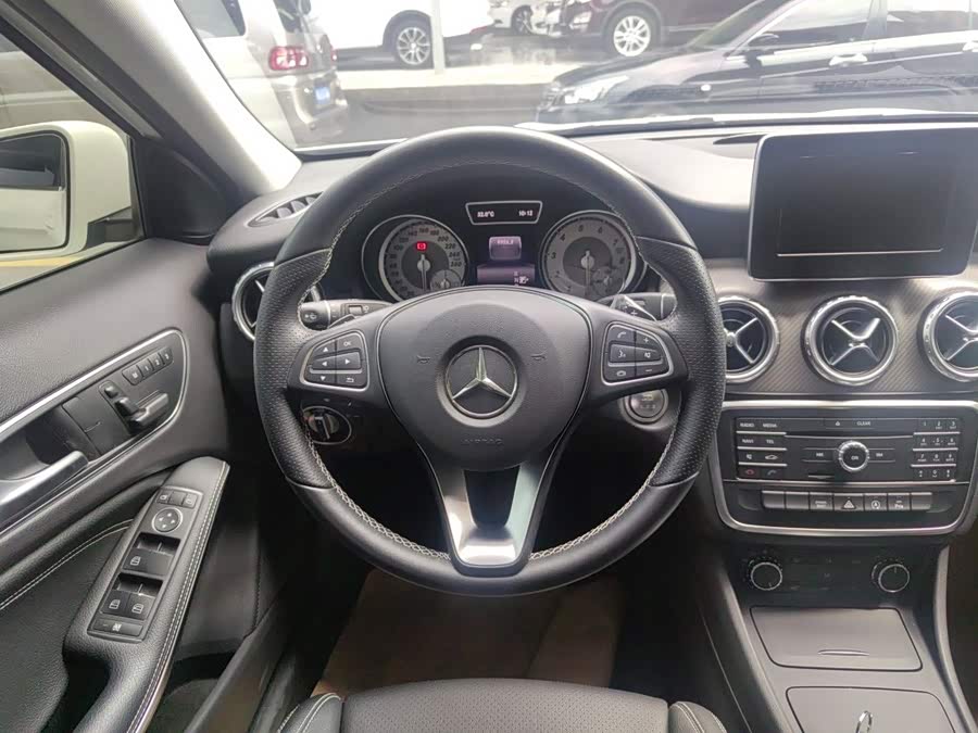 Mercedes-Benz GLA 2016 — фото 8