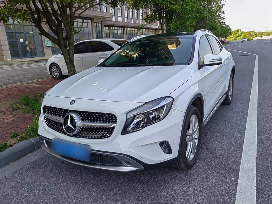 Mercedes-Benz GLA 2016