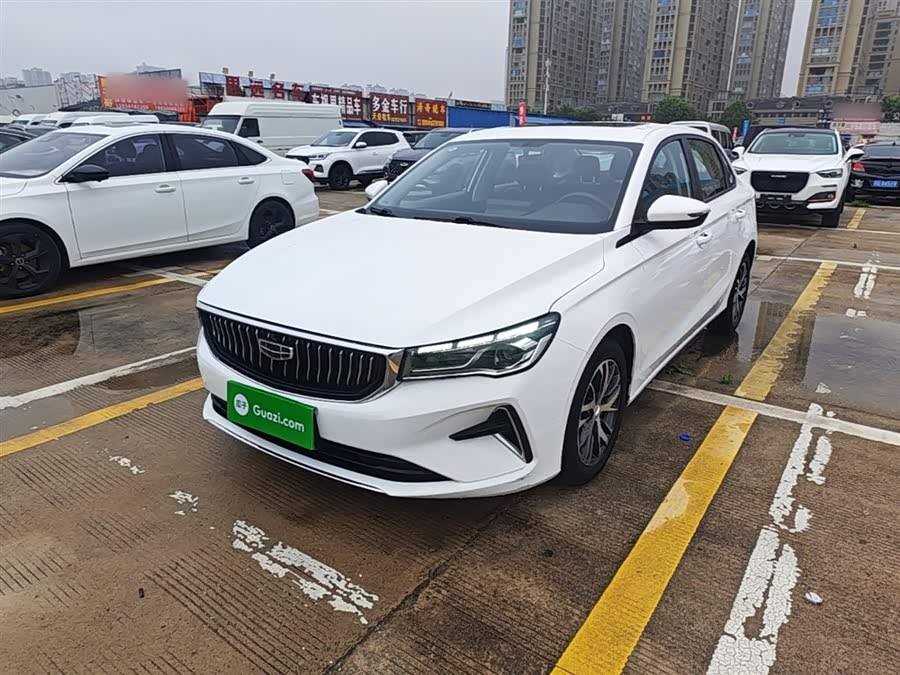 Geely Emgrand 2022