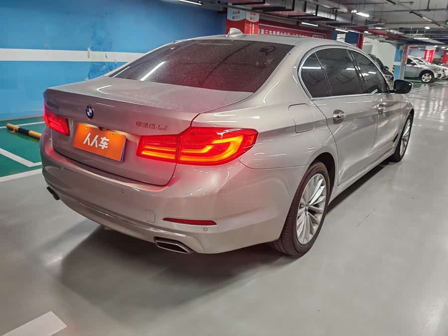 BMW 5 Series 2018 — фото 16
