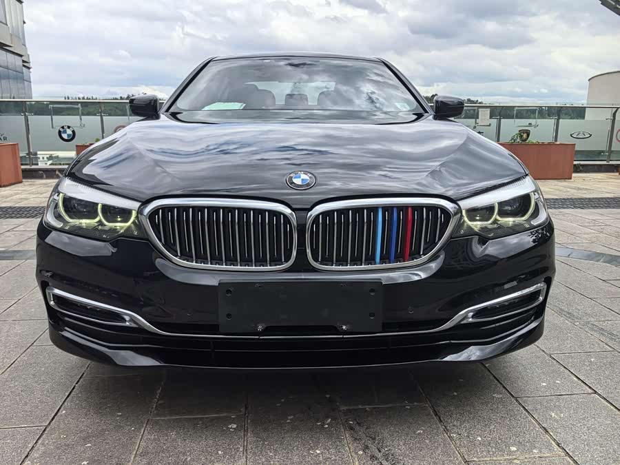 BMW 5 Series 2019 — фото 15