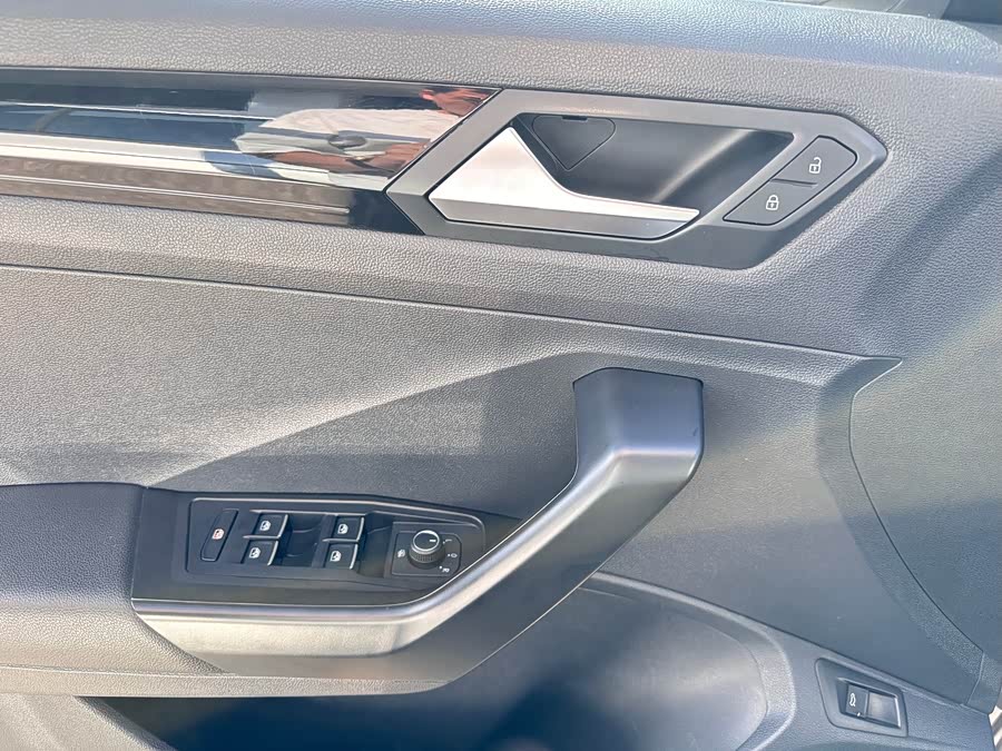 Volkswagen T-Roc 2020 — фото 16