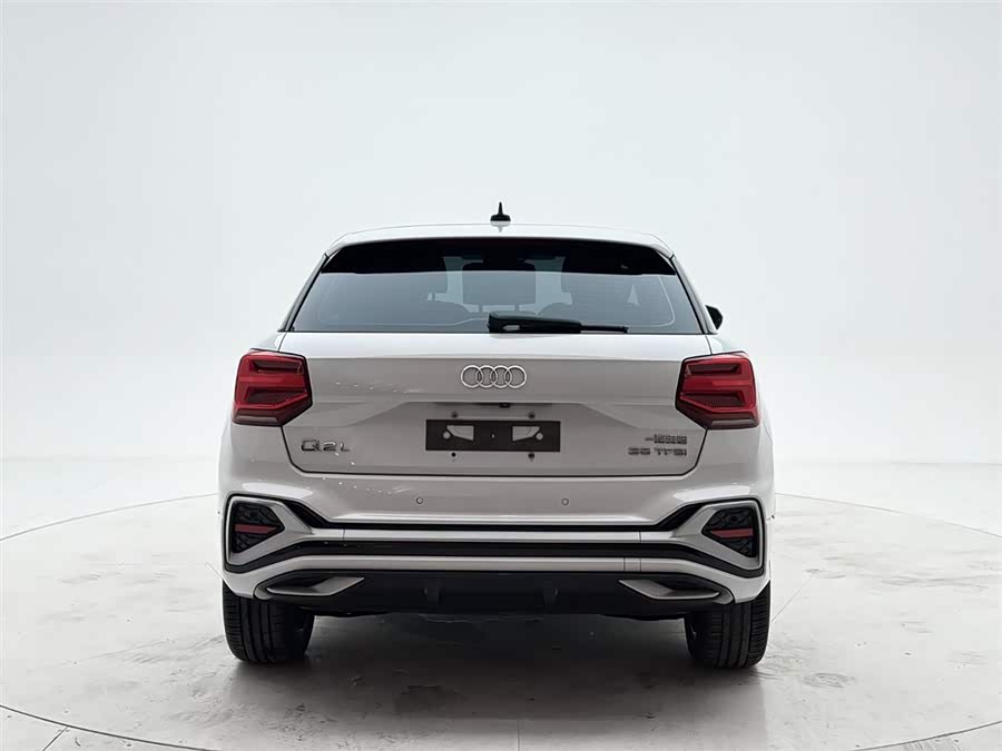 Audi Q2L 2022