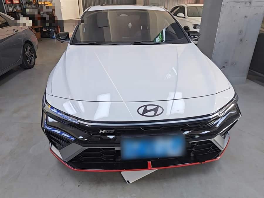Hyundai Elantra 2023