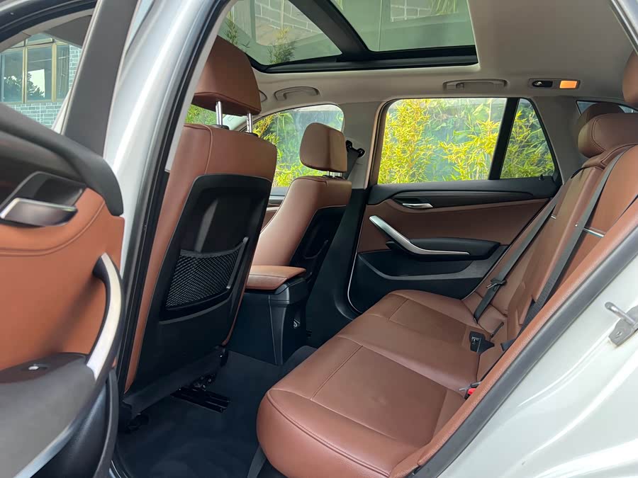 BMW X1 2014 — фото 14