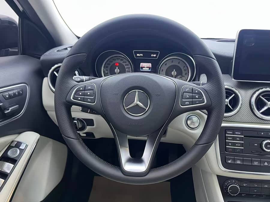 Mercedes-Benz GLA 2016
