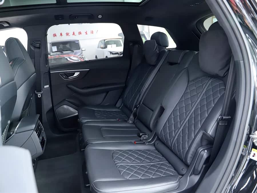 Audi SQ7 2024