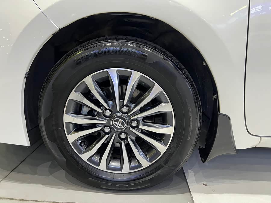 Toyota Corolla 2017 — фото 17